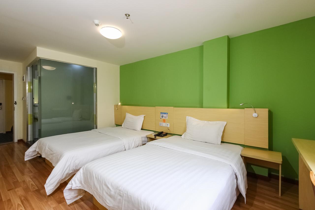 7Days Inn Guangzhou Southern Hospital Medical College Station Екстериор снимка